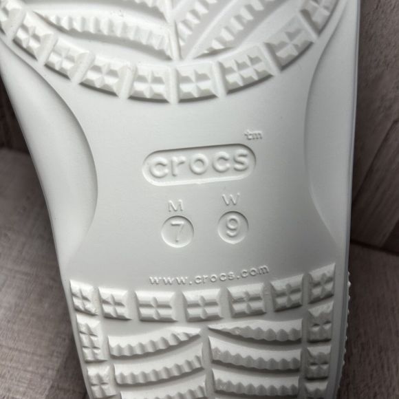 Crocs Women's Classic Slide Sandal Comfort Two Strap Slip On White Size 9 - Picture 13 of 13